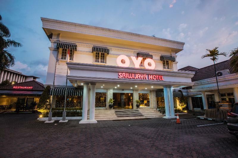 534 Sriwijaya Hotel Джакарта Экстерьер фото